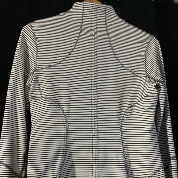 LuLulemon Define Jacket - Picture 3 of 5